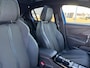 Peugeot 208 Hybrid 100PK e-DCS6 GT Automaat | Panoramadak | Camera | Sfeerverlichting | Draadloze Apple Carplay / Android Auto | 1e Eigenaar | Dealer Onderhouden | | Cruise control | DAB ontvanger | Elektrische ramen achter