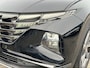 Hyundai Tucson 1.6 T-GDI 265PK PHEV Premium 4WD (299,- p/m Demo Deal!) | Leder | Carplay | Climate | Keyless | Navigatie | Elek. Klep | Full - Led | 360 Camera | KRELL Audio | Elek. Stoelen | 19" Lichtmetaal | Winterpakket | Stoelventilatie | Dodehoek Detectie