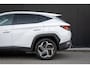 Hyundai Tucson 1.6 T-GDI 265pk PHEV Comfort Smart 4WD Automaat | Trekhaak | LED | Camera | 19'' Lichtmetaal | Airco achter | Adaptieve cruise | Stoelverwarming | Elec. achterklep