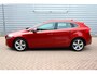 Volvo V40 1.6 T3 Summum O.a: Afn. Haak, Stoelverw, Leder, Navi, Camera, PDC, Etc. All-in prijs!