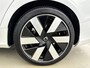 Volvo V60 T6 Recharge Ultra Dark | 19" | Sportstoelen | Trekhaak | Panoramadak | Head-up | 360 Camera | Harman Kardon | Elektr. verst. Stoelen | Full LED | Adaptieve Cruise | BLIS