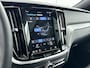 Volvo V60 T6 Recharge Ultra Dark | 19" | Sportstoelen | Trekhaak | Panoramadak | 360 Camera | Head-up | Harman Kardon | Elektr. verst. Stoelen | Full LED | Adaptieve Crusie | BLIS