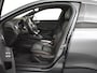 Renault Clio 1.0 TCe Initiale Paris 90pk | Lederen bekleding | Dodehoekdetectie | Bose audio | Navigatie | Keyless | Privacy glass | Camera achter | 17"LMV
