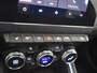 Renault Clio 1.0 TCe Initiale Paris 90pk | Lederen bekleding | Dodehoekdetectie | Bose audio | Navigatie | Keyless | Privacy glass | Camera achter | 17"LMV
