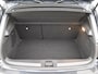 Renault Clio 1.0 TCe Initiale Paris 90pk | Lederen bekleding | Dodehoekdetectie | Bose audio | Navigatie | Keyless | Privacy glass | Camera achter | 17"LMV