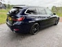 BMW 3-Serie Touring 320e | Nieuw Model | Camera | Zwarte Hemel | NL-Auto | Cruise control adaptief met Stop&Go |
