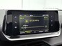 Peugeot 2008 SUV Allure Pack 130pk Automaat | Navigatie via Apple Carplay / Android Auto | Achteruitrijcamera | 3D Cockpit | Climate Control | Cruise Control | Led koplampen | Parkeersensoren | Keyless start | Bluetooth | DAB+ radio | Donker getint glas | 17" lichtmetalen velgen |