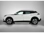 Peugeot 2008 SUV Allure Pack 130pk Automaat | Navigatie via Apple Carplay / Android Auto | Achteruitrijcamera | 3D Cockpit | Climate Control | Cruise Control | Led koplampen | Parkeersensoren | Keyless start | Bluetooth | DAB+ radio | Donker getint glas | 17" lichtmetalen velgen |
