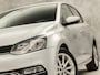 Volkswagen Polo 1.2 TSI Sportline (NAVIGATIE, CLIMATE, STOELVERWARMING, GETINT GLAS, SPORTSTOELEN, LM VELGEN, MULTIFUNCTIONEEL STUURWIEL, PARKEERSENSOREN, NIEUWSTAAT)