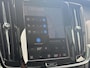 Volvo V90 T8 Plug-in hybrid AWD Ultra Dark | Bowers & Wilkins Premium Audio | Luchtvering | Gelamineerde zijruiten | Semi-Electrische wegklapbare trekhaak | 20" Lichtmetalen velgen | Massage in voorstoelen | Stoelventilatie | Stoelverwarming | 360° Parkeercamera