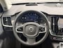 Volvo V90 T8 Plug-in hybrid AWD Ultra Dark | Bowers & Wilkins Premium Audio | Luchtvering | Gelamineerde zijruiten | Semi-Electrische wegklapbare trekhaak | 20" Lichtmetalen velgen | Massage in voorstoelen | Stoelventilatie | Stoelverwarming | 360° Parkeercamera