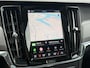 Volvo V90 Cross Country B5 AWD AUT8 250PK Plus | Panoramadak | Harman Kardon audio | Semi elektrisch wegklapbare trekhaak | 20" Lichtmetalen velgen | Standkachel met timer | Verwamrde voorstoelen, achterbank & stuurwiel | Adaptieve Cruise Control | Getint glas achter