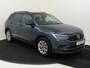 Volkswagen Tiguan 1.4 TSI eHybrid Life Business | SoH 95% | Keyless | Dodehoek detectie | Navigatie | Achteruitrijcamera | Adaptieve cruise control | Elektrische achterklep | CarPlay | 3-zone airco |