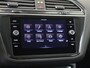 Volkswagen Tiguan 1.4 TSI eHybrid Life Business | SoH 95% | Keyless | Dodehoek detectie | Navigatie | Achteruitrijcamera | Adaptieve cruise control | Elektrische achterklep | CarPlay | 3-zone airco |