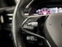 Skoda Kamiq 1.0 TSI Monte Carlo Automaat (PANORAMADAK, VIRTUAL COCKPIT, KUIPSTOELEN, APPLE CARPLAY, CAMERA, GETINT GLAS, ADAPTIVE CRUISE, KEYLESS, NIEUWSTAAT)