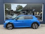 Peugeot e-208 EV GT Avantage 51 kWh 156 PK | Nieuwe Auto | Tot 8 jaar Garantie | Alcantara Stoelen met Verwarming en Massage | Navigatie | Adaptieve Cruise Control | 360 Graden Camera | Full LED Verlichting | 400 Km WLTP Range | 17" Lichtmetalen Velgen | Parkeersensoren V+A |