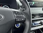 Hyundai Kona 1.6 GDI HEV Premium | Trekhaak 1300kg | Achteruitrij camera | All season banden | Stoel & stuur verwarming |  Elektrische stoelen | Adaptive cruise | Dodehoek detectie |