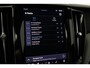 Volvo XC60 T6 Plug-in hybrid Ultra Black Edition | ACC | Luchtvering | Bowers&Wilkins | 360° Camera | Stoelmassage | Panoramadak | Head-Up