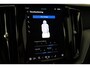 Volvo XC60 T6 Plug-in hybrid Ultra Black Edition | ACC | Luchtvering | Trekhaak | Bowers&Wilkins | 360° Camera | Stoelmassage | Panoramadak | Head-Up