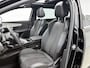 Peugeot 5008 SUV GT 130pk | 7 Zitplaatsen | Navigatie | Panoramisch schuif-kanteldak | Achteruitrijcamera | Climate Control | Adaptieve Cruise Control | Full Led koplampen | Handsfree Achterklep | Stoelverwarming | Keyless | Parkeersensoren v+a | Dodehoeksensor | Apple Carplay / Android Auto | DAB+ radio | Donker getint glas | 19" lichtmetalen velgen |
