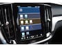Volvo V60 T6 350PK Automaat Plug-in hybrid AWD Plus Dark / Navigatie / 360 Camera / Harman Kardon / Stuur & Stoelverwarming / LM Velgen / Trekhaak