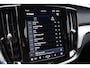 Volvo V60 T6 350PK Automaat Plug-in hybrid AWD Plus Dark / Navigatie / 360 Camera / Harman Kardon / Stuur & Stoelverwarming / LM Velgen / Trekhaak