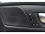 Volvo V60 T6 350PK Automaat Plug-in hybrid AWD Plus Dark / Navigatie / 360 Camera / Harman Kardon / Stuur & Stoelverwarming / LM Velgen / Trekhaak