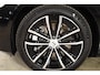 Volvo V60 T6 350PK Automaat Plug-in hybrid AWD Plus Dark / Navigatie / 360 Camera / Harman Kardon / Stuur & Stoelverwarming / LM Velgen / Trekhaak