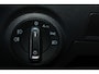 SEAT Arona 1.0-115pk TSI Xcellence Business Intense AUTOMAAT ! Gun uzelf het plezier en comfort van een automaat ! Autm. airco dual, cruise cntrl, LM wielen, keyless entry-keyless go, camera, parkeersensoren v en a, dodehoek ass., LED verl., navigatie, telefoonvoorb. etc