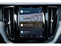 Volvo XC60 T6 Plug-in hybrid AWD Ultra Black Edition | Panoramadak | Luchtvering | Verwarmbare voorstoelen met massagefunctie en ventilatie | 360 graden camera | Head-up display | Keyless | Elektrische achterklep