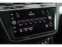 Volkswagen Tiguan 1.4 TSI R-Line Highline Trekhaak Panoramadak Camera Stoelverwarming Virtual Cockpit