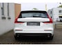 Volvo V60 B3 Automaat Business Pro | Adaptieve Cruise Control Met Pilot Assist | BLIS Dodehoekdetectie | Apple Carplay/Android Auto | Electronic Climate Control | DAB+ | Keyless Entry | Elektrische Achterklep | 17" Lichtmetalen Velgen | Park Assist Achter