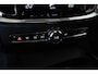 Volvo V60 B3 Automaat Business Pro | Adaptieve Cruise Control Met Pilot Assist | BLIS Dodehoekdetectie | Apple Carplay/Android Auto | Electronic Climate Control | DAB+ | Keyless Entry | Elektrische Achterklep | 17" Lichtmetalen Velgen | Park Assist Achter