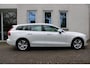 Volvo V60 B3 Automaat Business Pro | Adaptieve Cruise Control Met Pilot Assist | BLIS Dodehoekdetectie | Apple Carplay/Android Auto | Electronic Climate Control | DAB+ | Keyless Entry | Elektrische Achterklep | 17" Lichtmetalen Velgen | Park Assist Achter