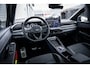 Volkswagen T-Roc 1.5 eTsi R-Line First Edition | Elektrisch glazen panorama-dak | Lichtmetalen velgen 20" | Matrix LED koplampen