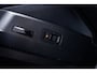 Volkswagen T-Roc 1.5 eTsi R-Line First Edition | Elektrisch glazen panorama-dak | Lichtmetalen velgen 20" | Matrix LED koplampen