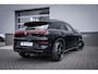 Volkswagen T-Roc 1.5 eTsi R-Line First Edition | Elektrisch glazen panorama-dak | Lichtmetalen velgen 20" | Matrix LED koplampen