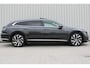 Volkswagen Arteon Shooting Brake 1.4 TSI eHybrid R-Line Business+ | Incl. 12 maanden garantie | Head-up[ display | Trekhaak uitklapbaar | Stoelverwarming voor + achter | Adaptieve cruise control | Apple carplay/Android auto | Schuif/kantel dak |