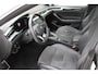 Volkswagen Arteon Shooting Brake 1.4 TSI eHybrid R-Line Business+ | Incl. 12 maanden garantie | Head-up[ display | Trekhaak uitklapbaar | Stoelverwarming voor + achter | Adaptieve cruise control | Apple carplay/Android auto | Schuif/kantel dak |