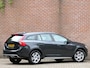 Volvo V60 Cross Country 2.0 T5 Momentum Xenon / Trekhaak / Standkachel / Leer