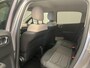 Citroën C3 1.2 PureTech Max Unieke Kmstand! | Camera | Carplay | Stoelverwarming | 17" Lichtmetaal | Parkeersensoren | Achteruitrijcamera | Afwijkende dakkleur | Airco (automatisch)