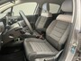 Citroën C3 1.2 PureTech Max Unieke Kmstand! | Camera | Carplay | Stoelverwarming | 17" Lichtmetaal | Parkeersensoren | Achteruitrijcamera | Afwijkende dakkleur | Airco (automatisch)