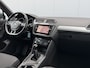 Volkswagen Tiguan 1.4 TSI Highline Business R Trekhaak/Apple Carplay.