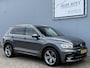 Volkswagen Tiguan 1.4 TSI Highline Business R Trekhaak/Apple Carplay.