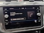 Volkswagen Tiguan 1.4 TSI Highline Business R Trekhaak/Apple Carplay.