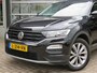Volkswagen T-Roc 1.0 TSI 115pk STYLE / Stoelverw. / Trekhaak / Navi / BOVAG garantie