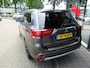 Mitsubishi Outlander 2.0 PHEV instyle+ | 4WD | AUTOMAAT | 203 PK | DEALER ONDERHOUDEN | TREKHAAK | 1.500 KG TREKGEWICHT |