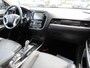 Mitsubishi Outlander 2.0 PHEV instyle+ | 4WD | AUTOMAAT | 203 PK | DEALER ONDERHOUDEN | TREKHAAK | 1.500 KG TREKGEWICHT |
