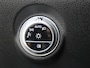 Mercedes-Benz C-klasse 300 e AMG Line / Achteruitrijcamera / Stoelverwarming / Panaroma-dak / Trekhaak / Sfeerverlichting /