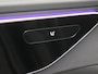 Mercedes-Benz C-klasse 300 e AMG Line / Achteruitrijcamera / Stoelverwarming / Panaroma-dak / Trekhaak / Sfeerverlichting /